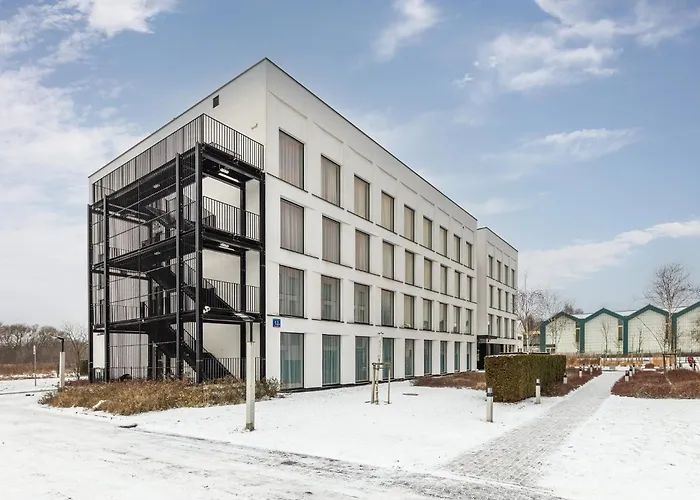 Superapart Wilanow Ministudio, Medicover, Swiatynia Opatrznosci